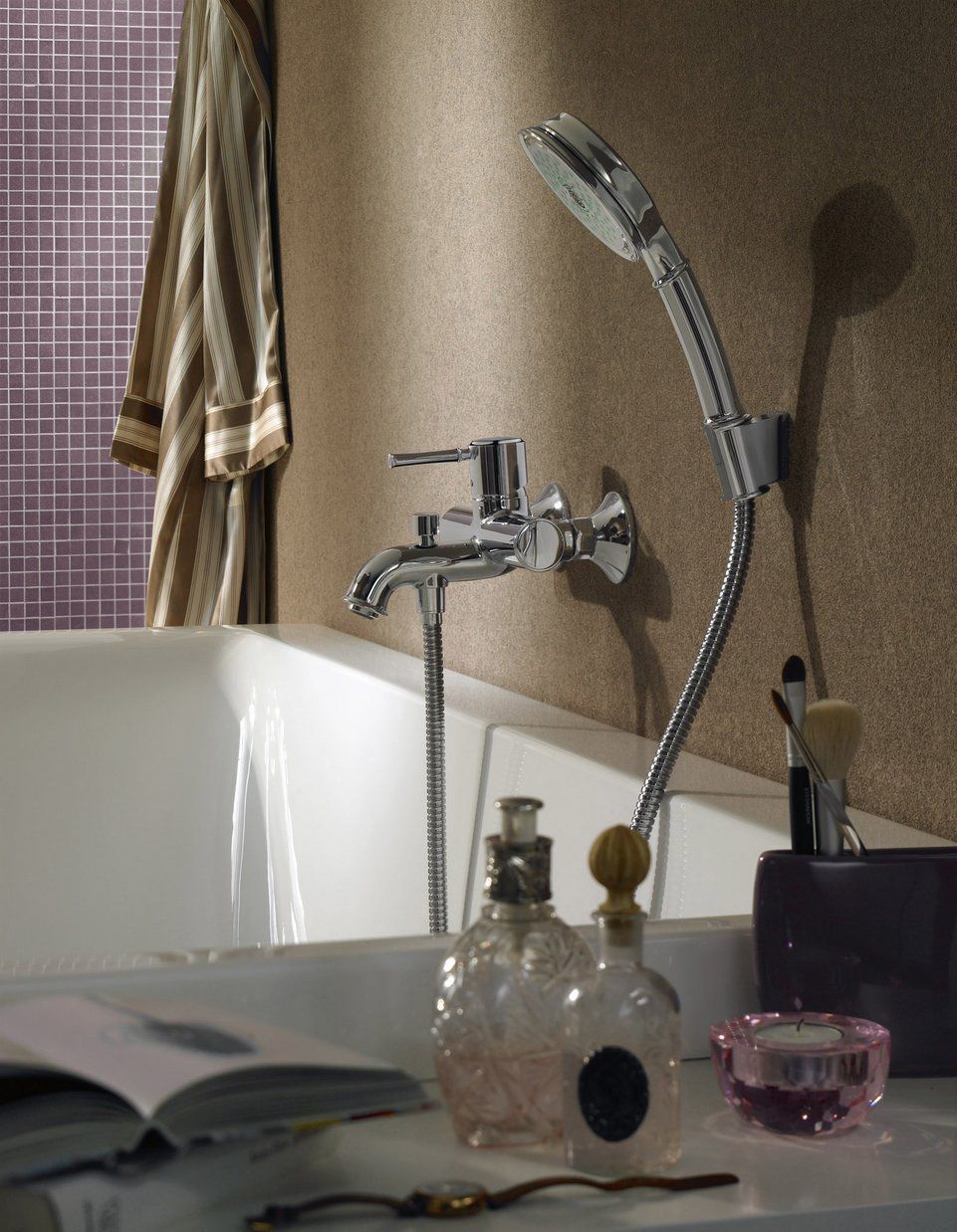 Смеситель Hansgrohe Talis Classic 14140000 для ванны с душем - 1