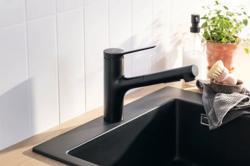 Смеситель для кухни Hansgrohe Zesis M33 с вытяжным душем черный матовый 74800670 - 5
