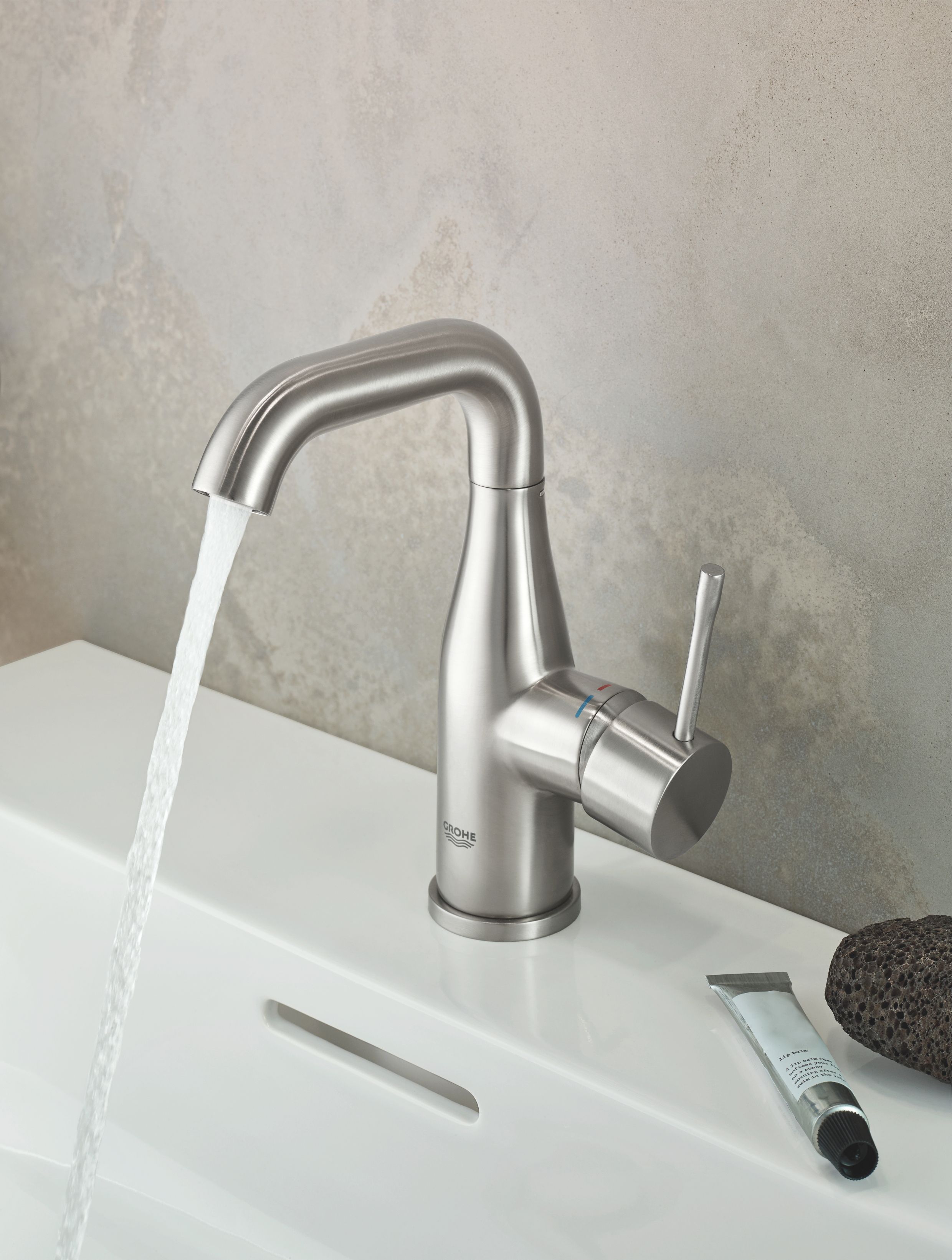 Смеситель Grohe Essence New 23462DC1 для раковины - 2