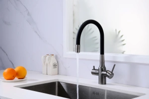 Смеситель для кухни Paulmark Salix с гибким изливом темный хром - черный матовый - 3