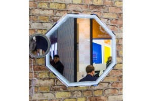 Зеркало с подсветкой 