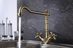 Смеситель для кухонной мойки Lemark Vintage бронза (LM2805B) - 3