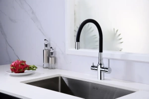 Смеситель для кухни Paulmark Salix с гибким изливом хром - черный матовый - 2
