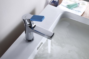 Смеситель для умывальника монолитный, хром LM0606C - 3