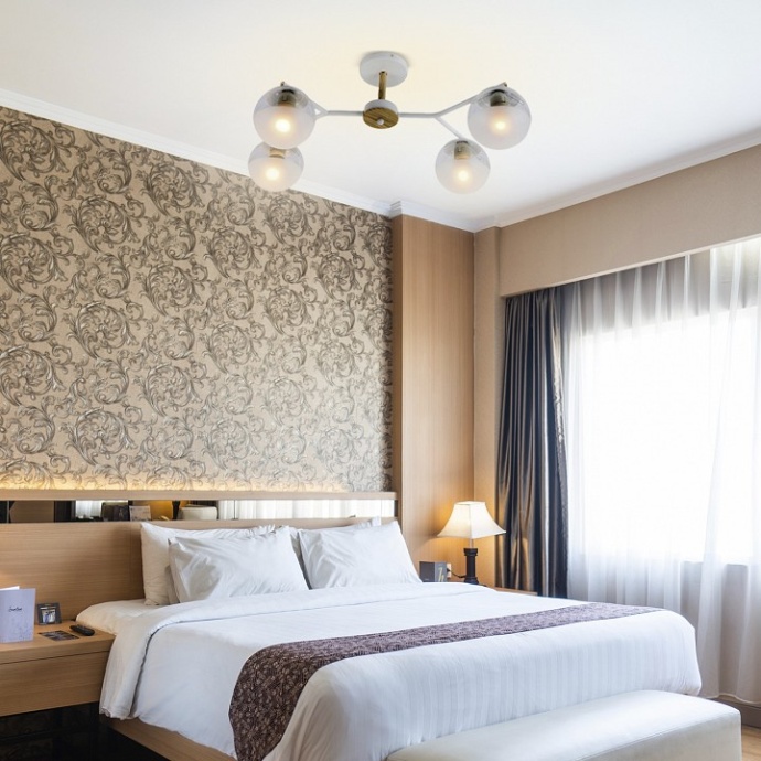 Люстра на штанге Escada Avignon 1130/4PL White - 2